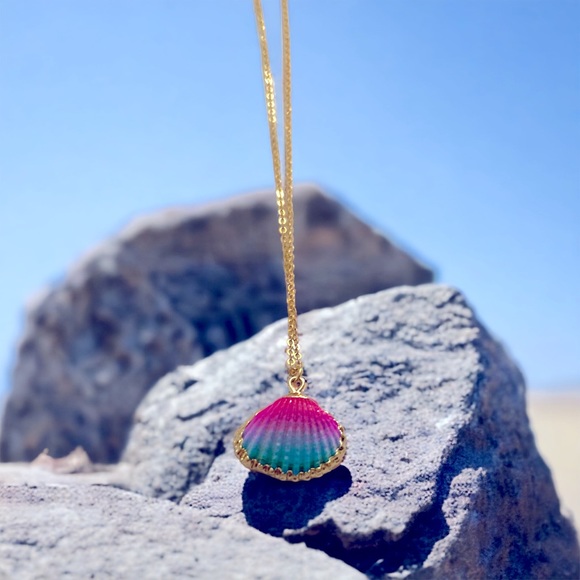 Women’s necklace Seashell and Gold Necklace Nwt - Picture 2 of 12